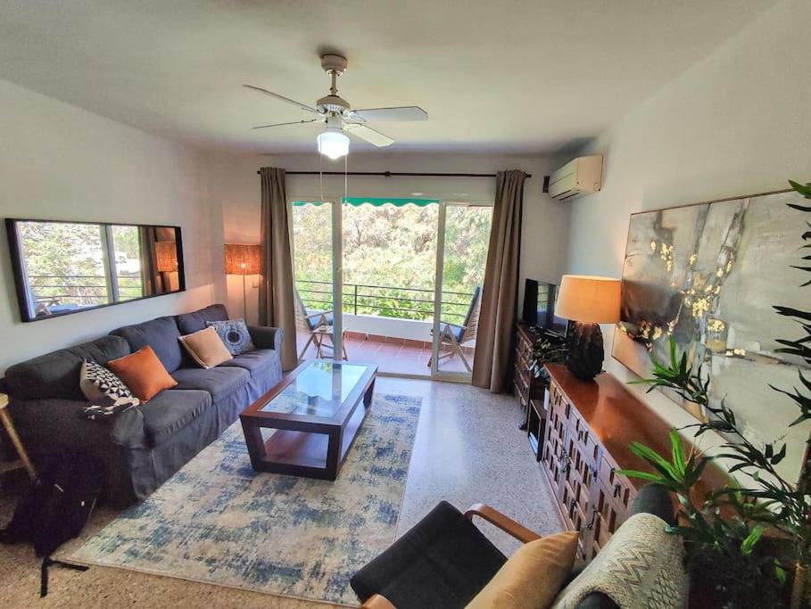 Modern 1 Bedroom With Pool Acess, Edificio Bahamas, Apartamento Nerja