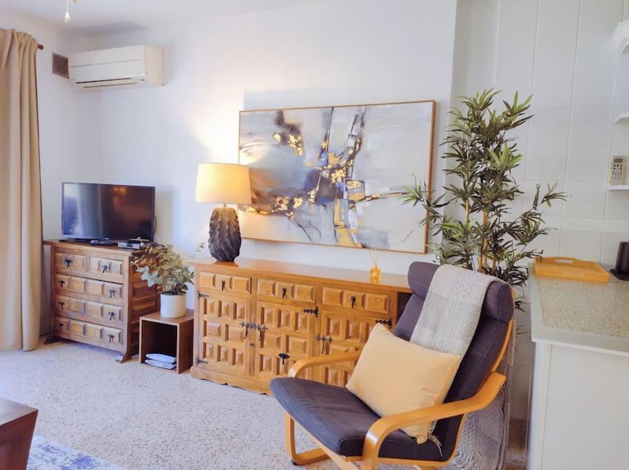 Modern 1 Bedroom With Pool Acess, Edificio Bahamas, Nerja