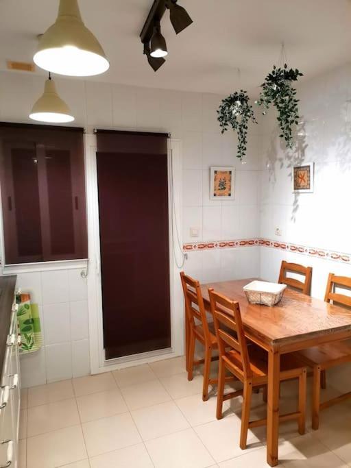 Atico Fresco Y Luminoso Con Aparcamiento Privado Apartamento