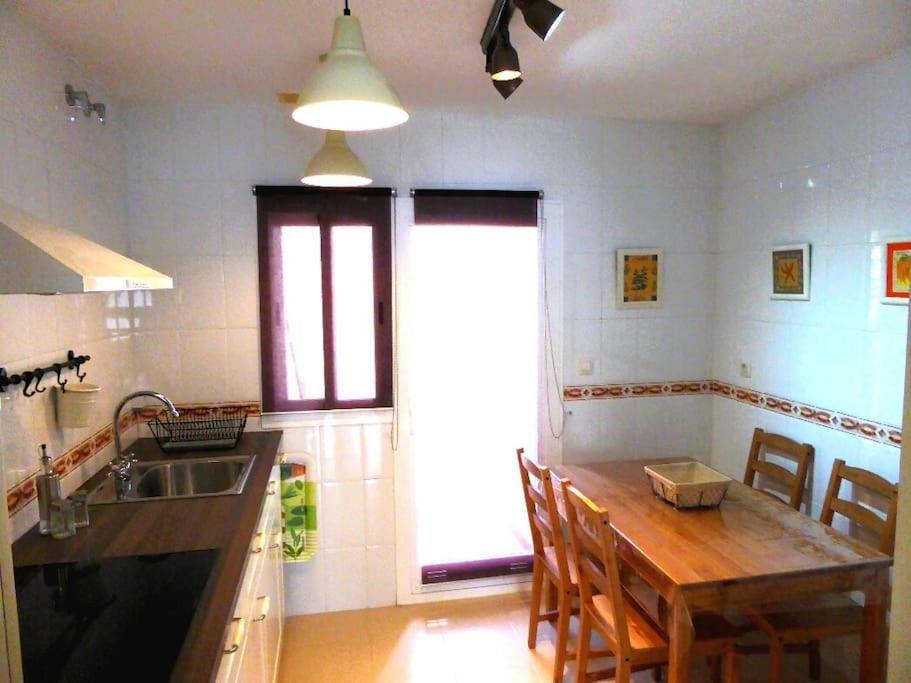 Atico Fresco Y Luminoso Con Aparcamiento Privado Apartamento *