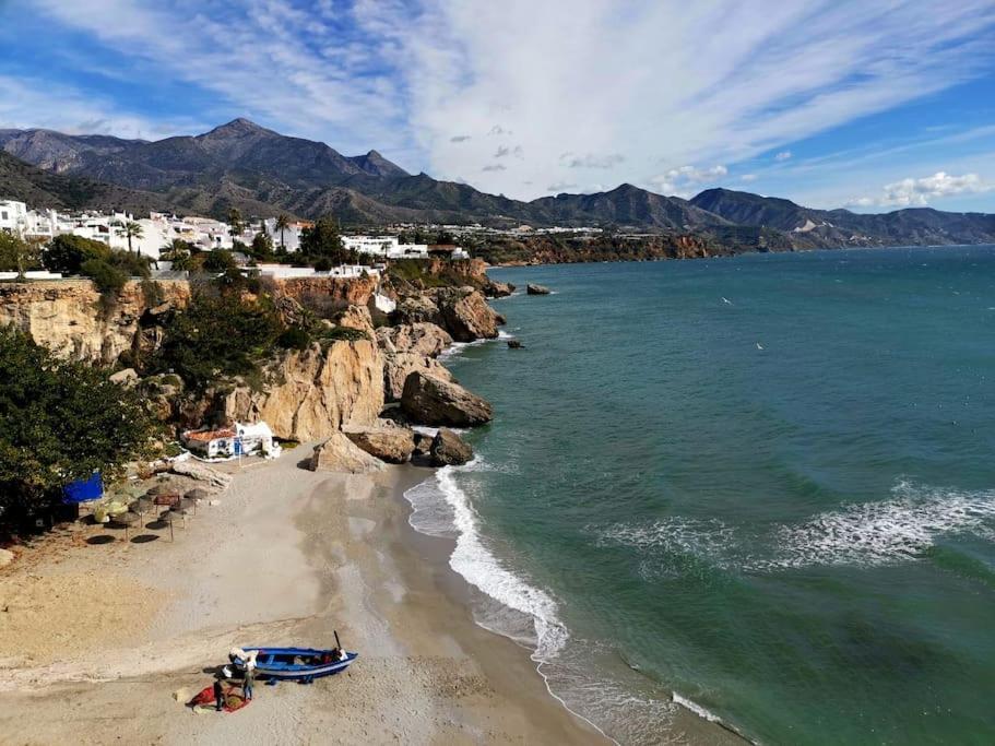 Atico Fresco Y Luminoso Con Aparcamiento Privado Apartamento Nerja