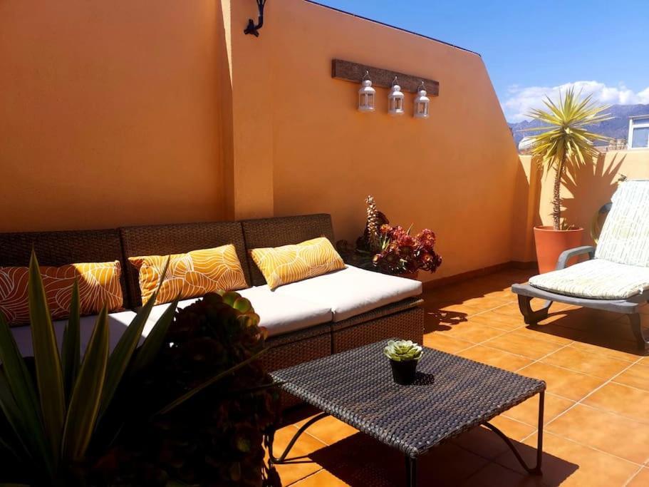 Apartamento Atico Fresco Y Luminoso Con Aparcamiento Privado *