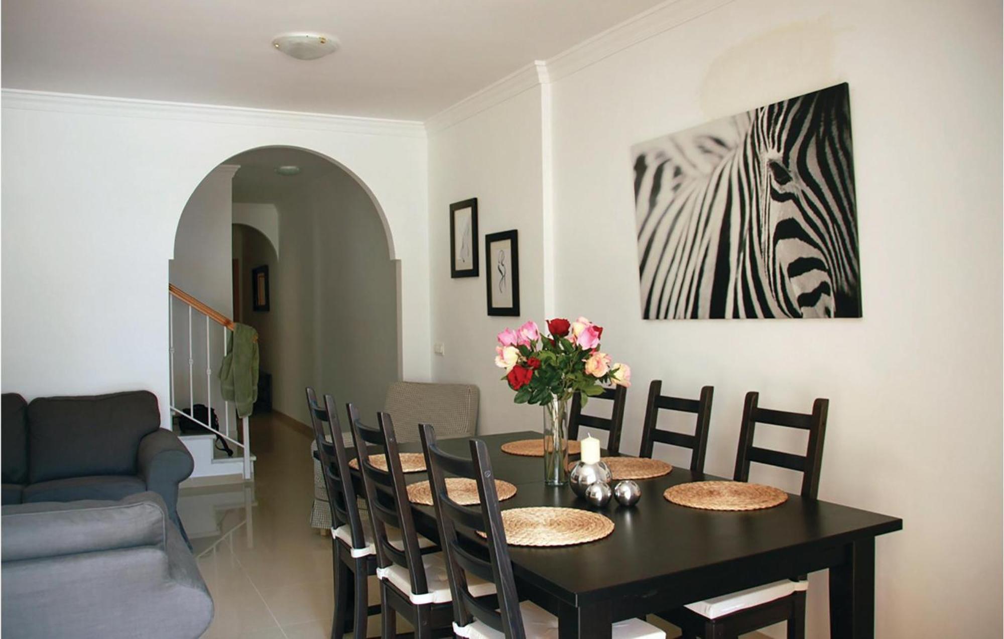3 Bedroom Awesome In Holiday home *