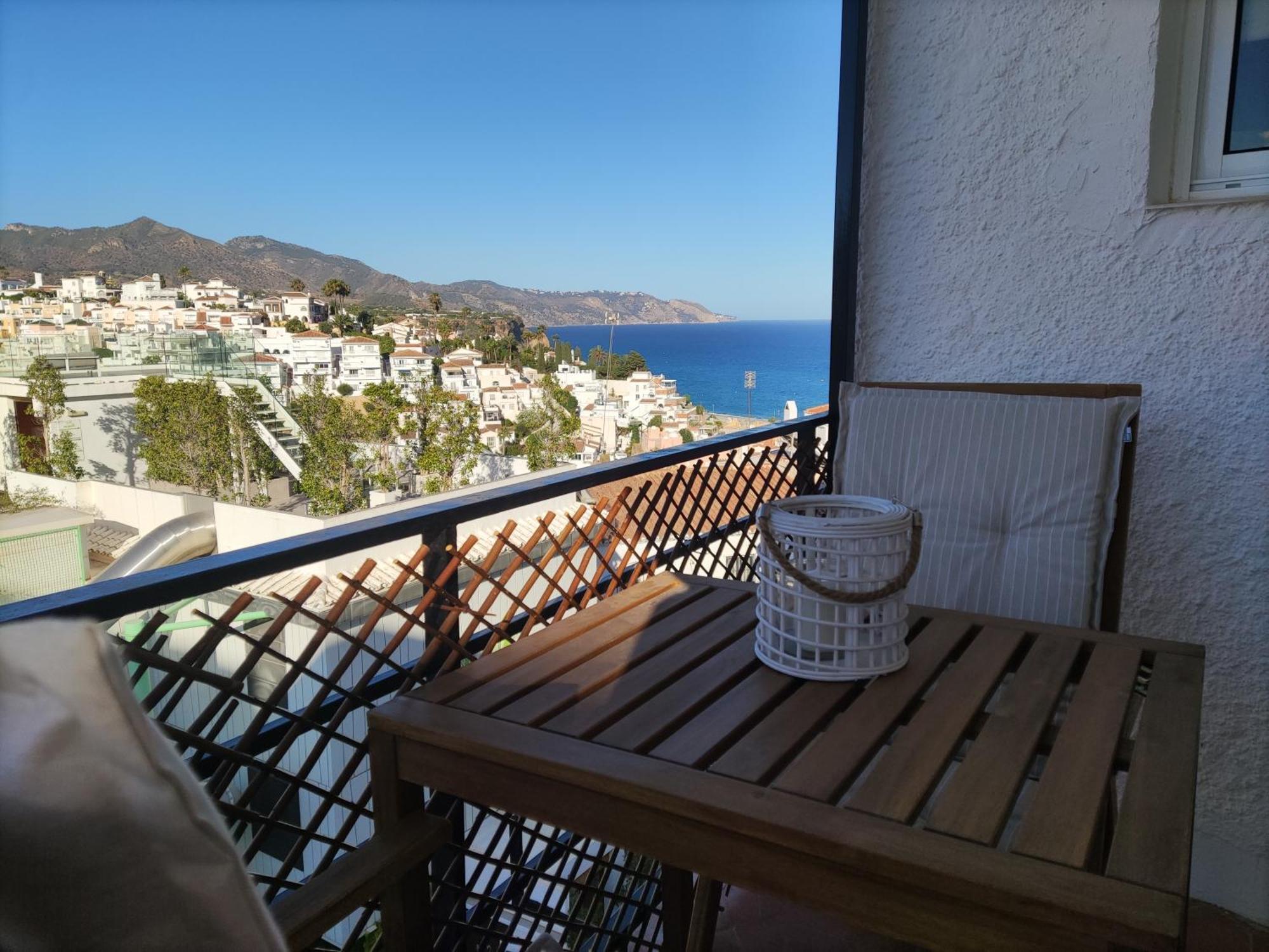 Lunamar Seaviews & Communal Pool Apartamento Nerja