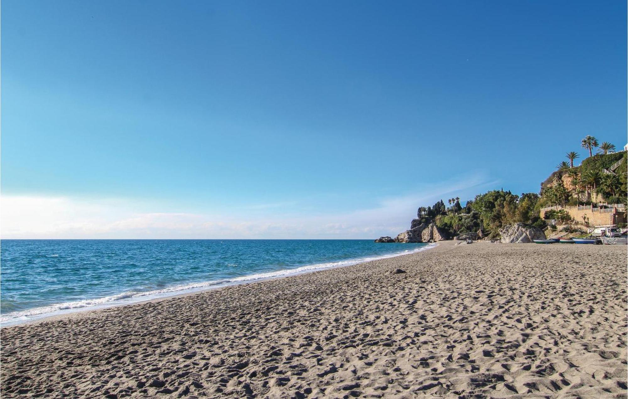 2 Bedroom Awesome In * Nerja