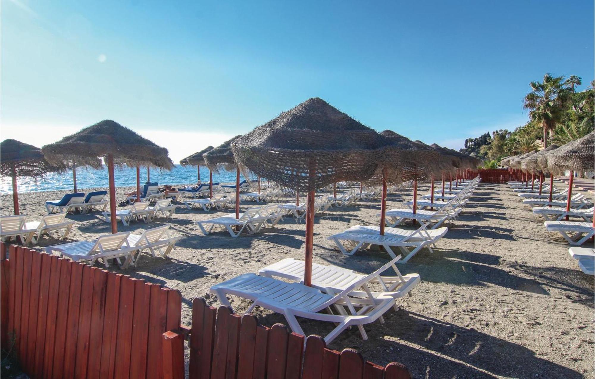 Apartamento 2 Bedroom Awesome In