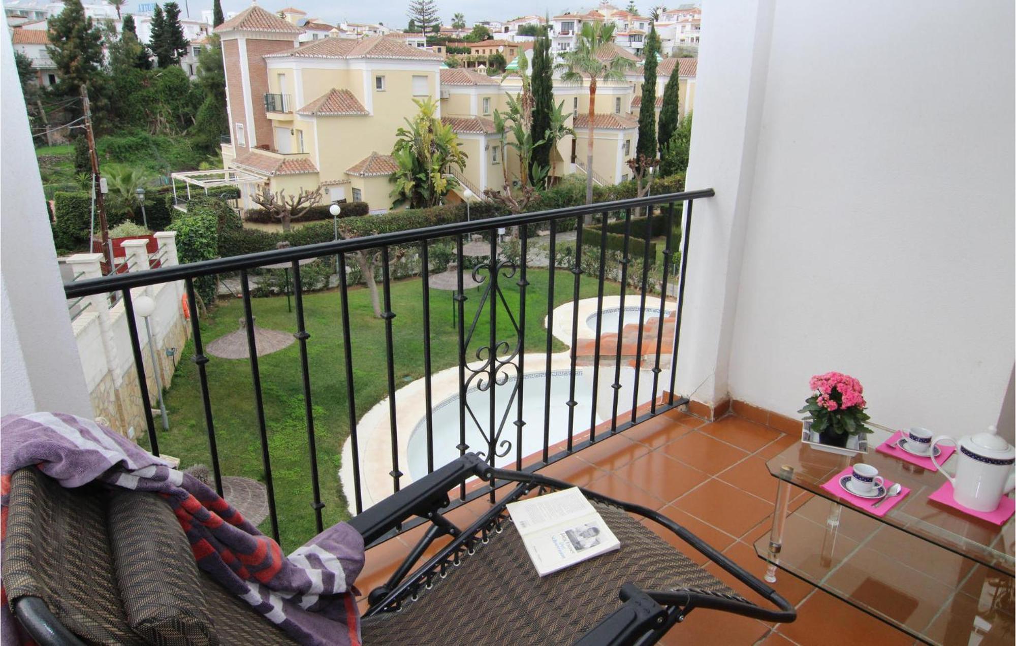 Apartamento 2 Bedroom Awesome In *