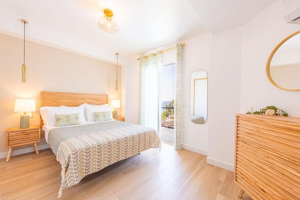 Sea View, Stylish & Modern 2 In The Center