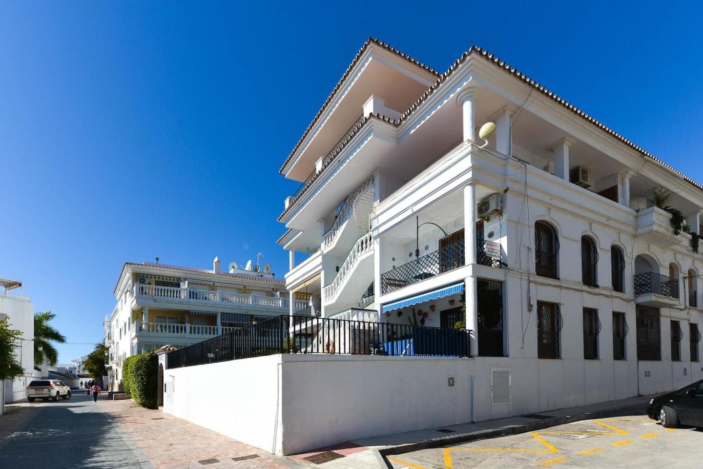 Carabeo Perla Nerja