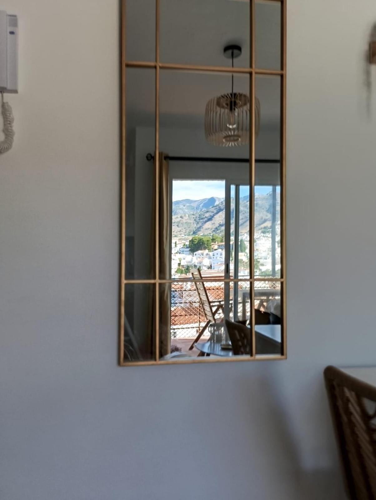 Lunamar Seaviews & Communal Pool Nerja