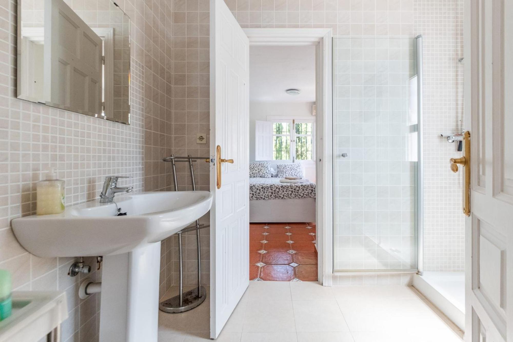 Casa de férias Charming House With Private Pool And Garden
