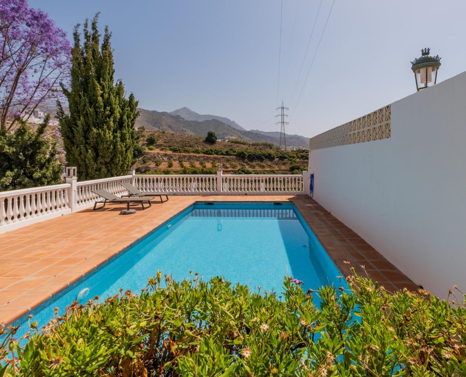 Charming House With Private Pool And Garden