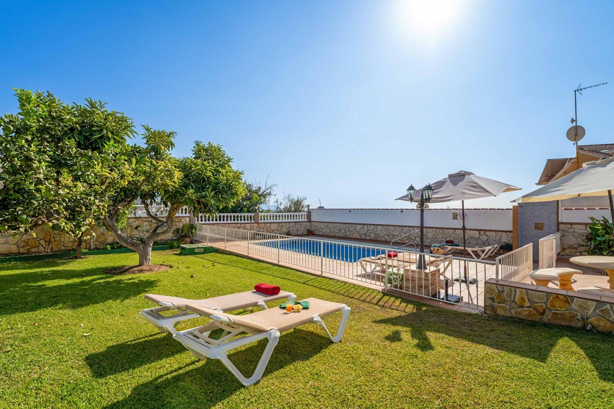 Lola Exotica Nerja
