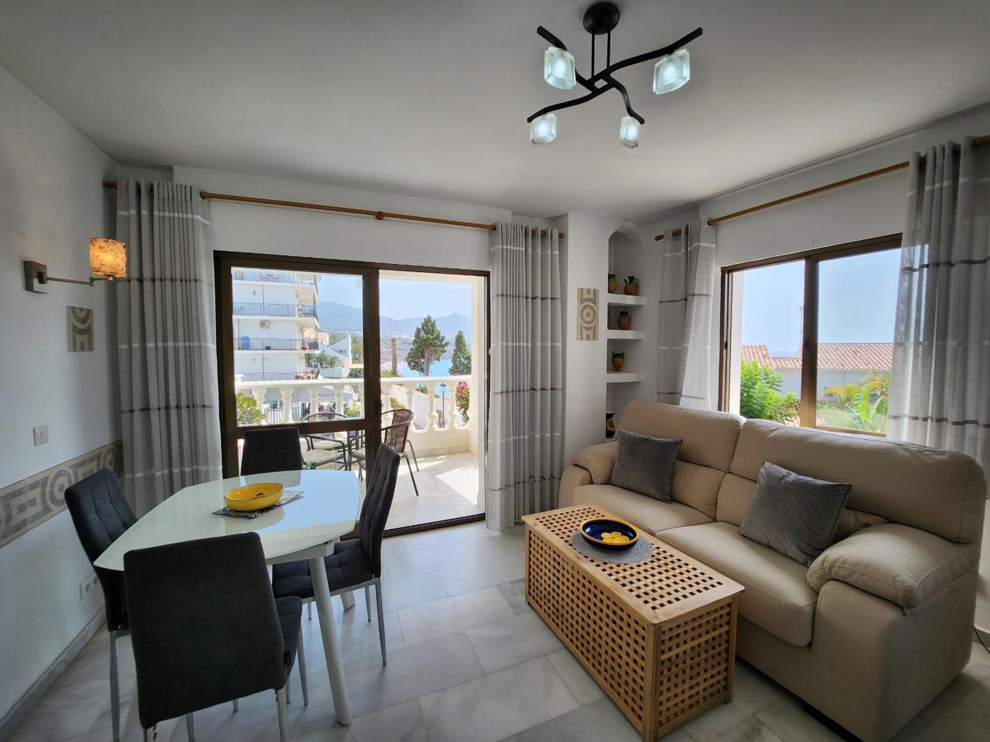 Carabeo 99 - Sleeps 4 Apartamento Nerja