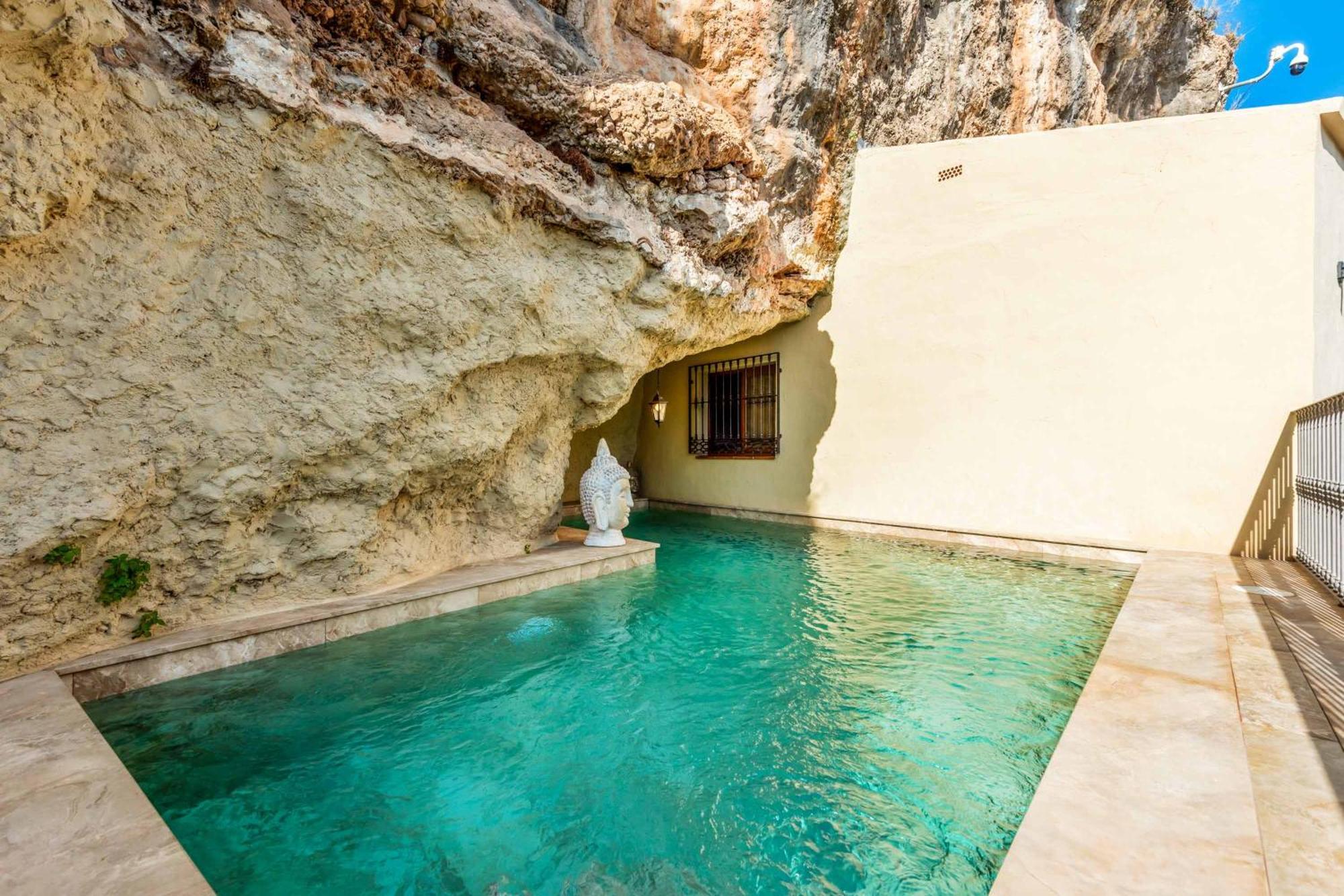 Casa Cueva
