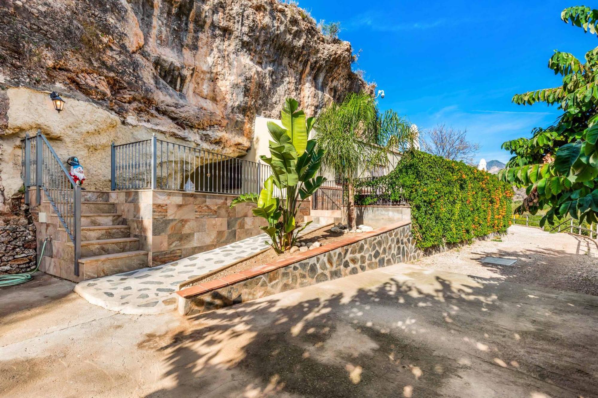 Casa Cueva Villa