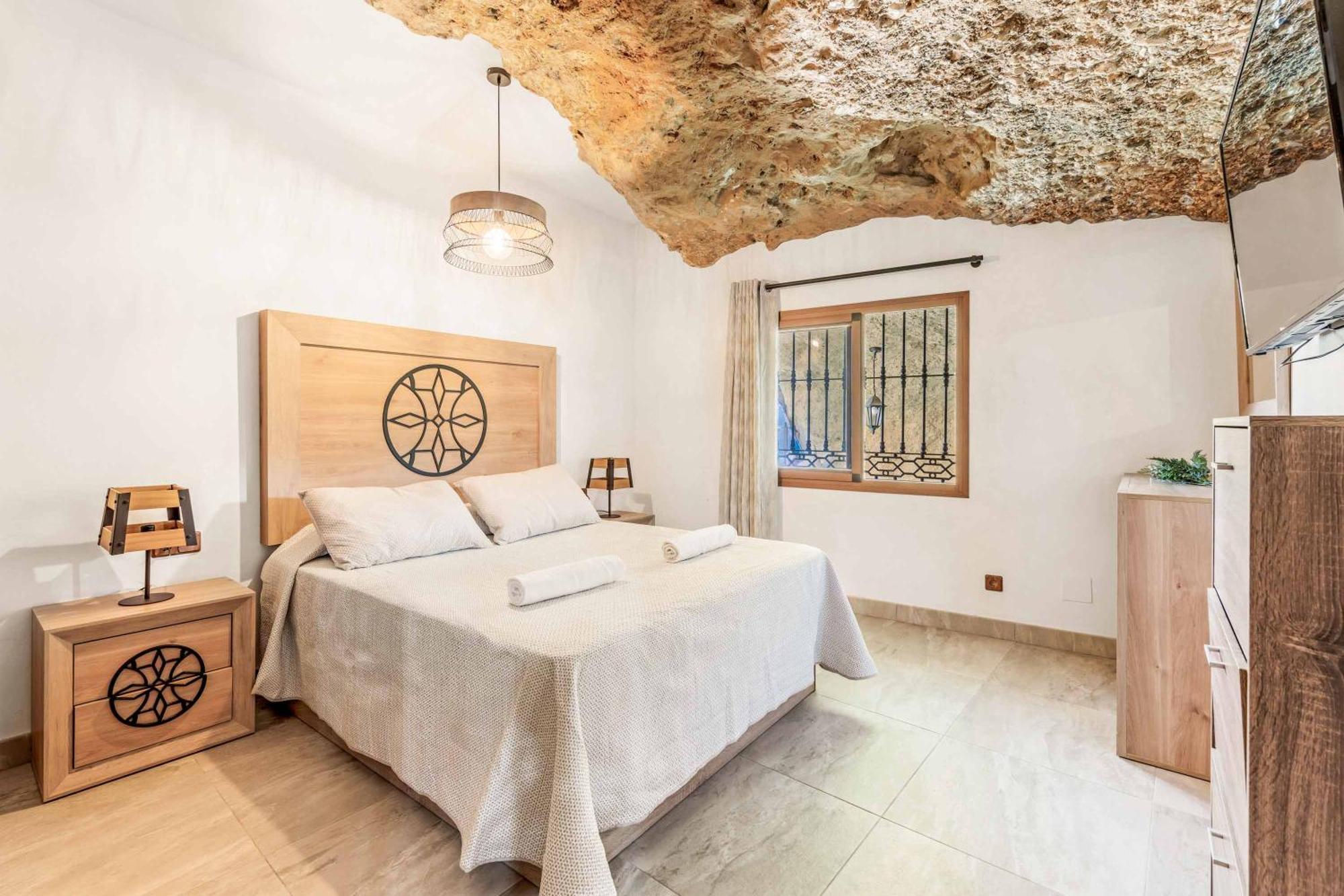Casa Cueva Villa *
