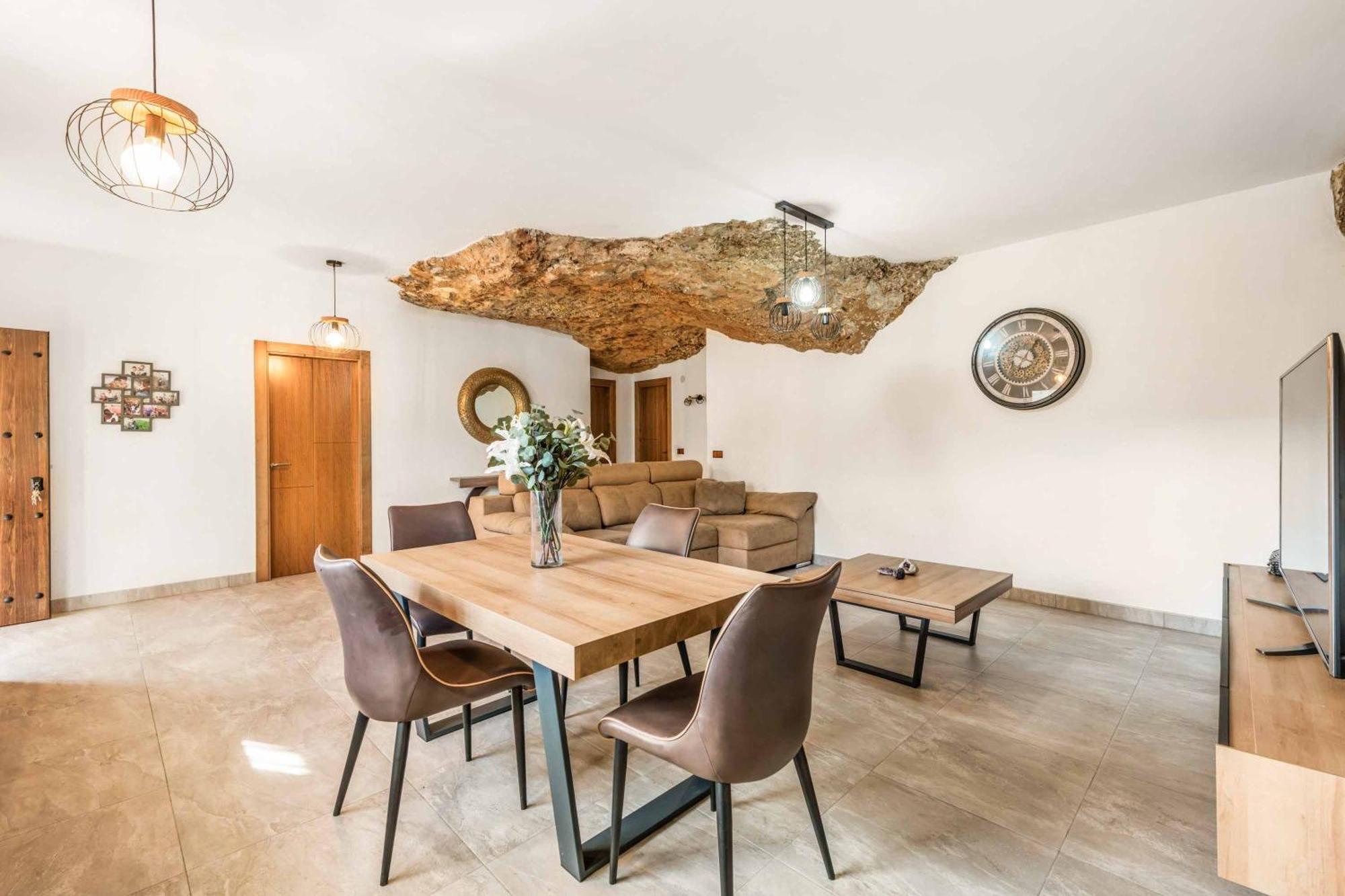 Casa Cueva Villa