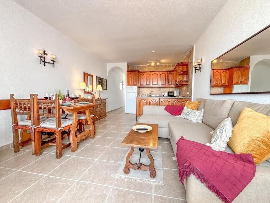 A2406 Capistrano Village, Apartamento *