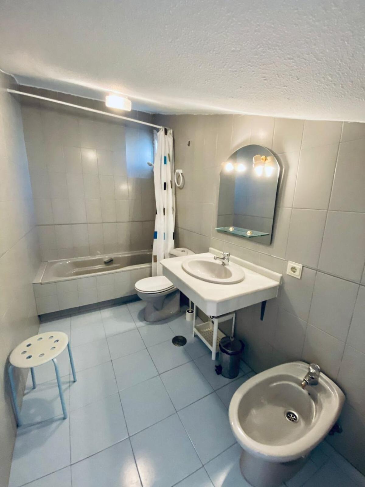 Apartamento Con Piscina En Rosas De Capistrano *