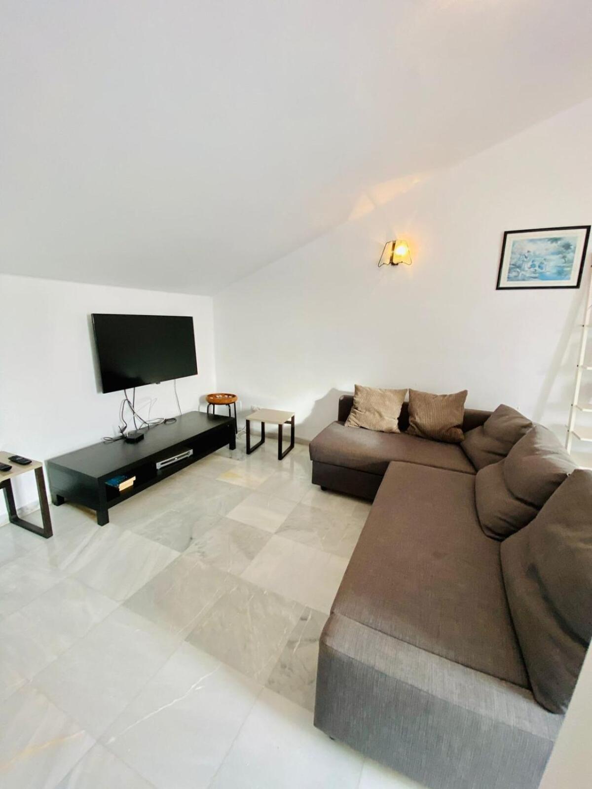 Apartamento Con Piscina En Rosas De Capistrano