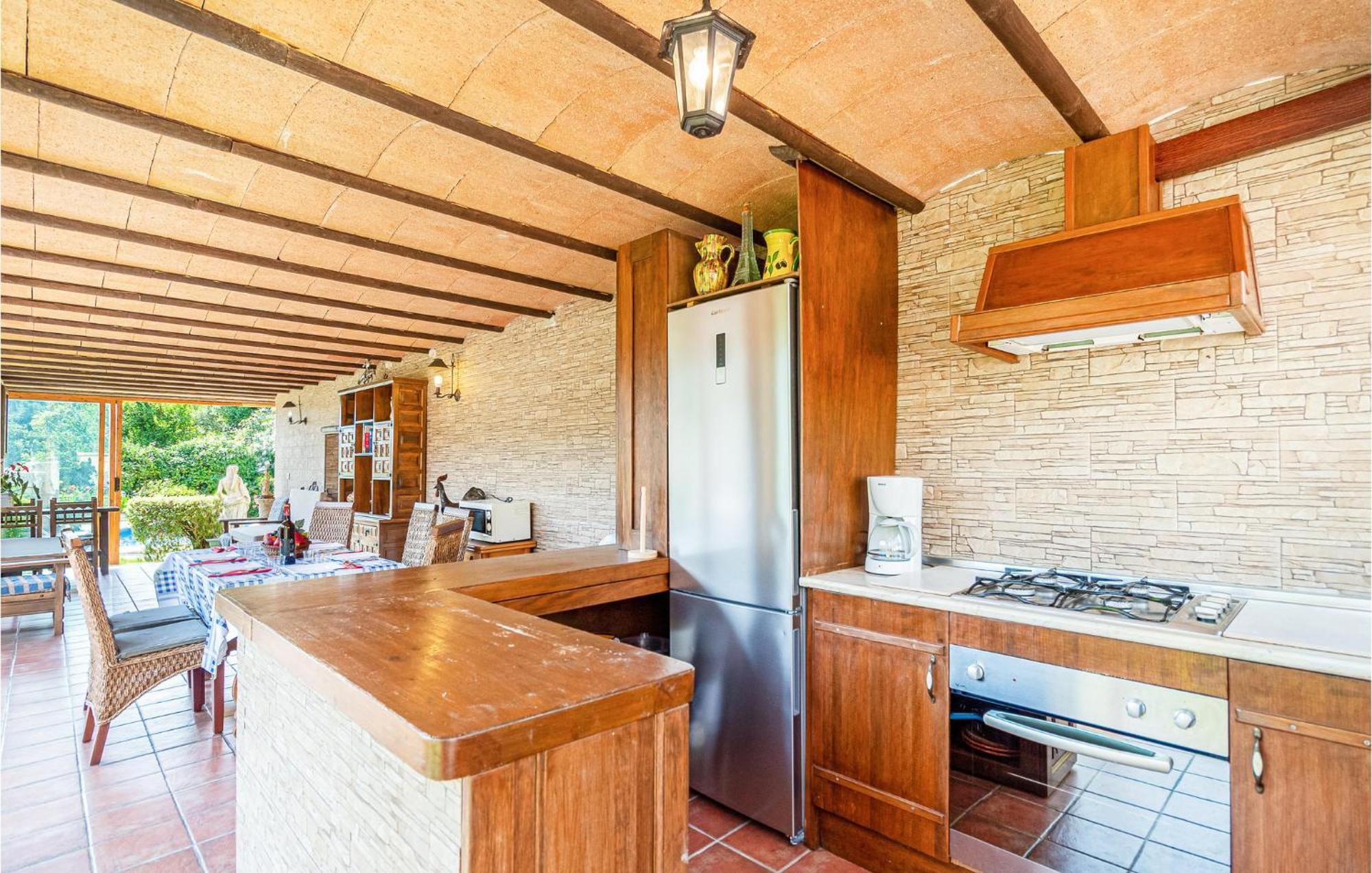 3 Bedroom Awesome In