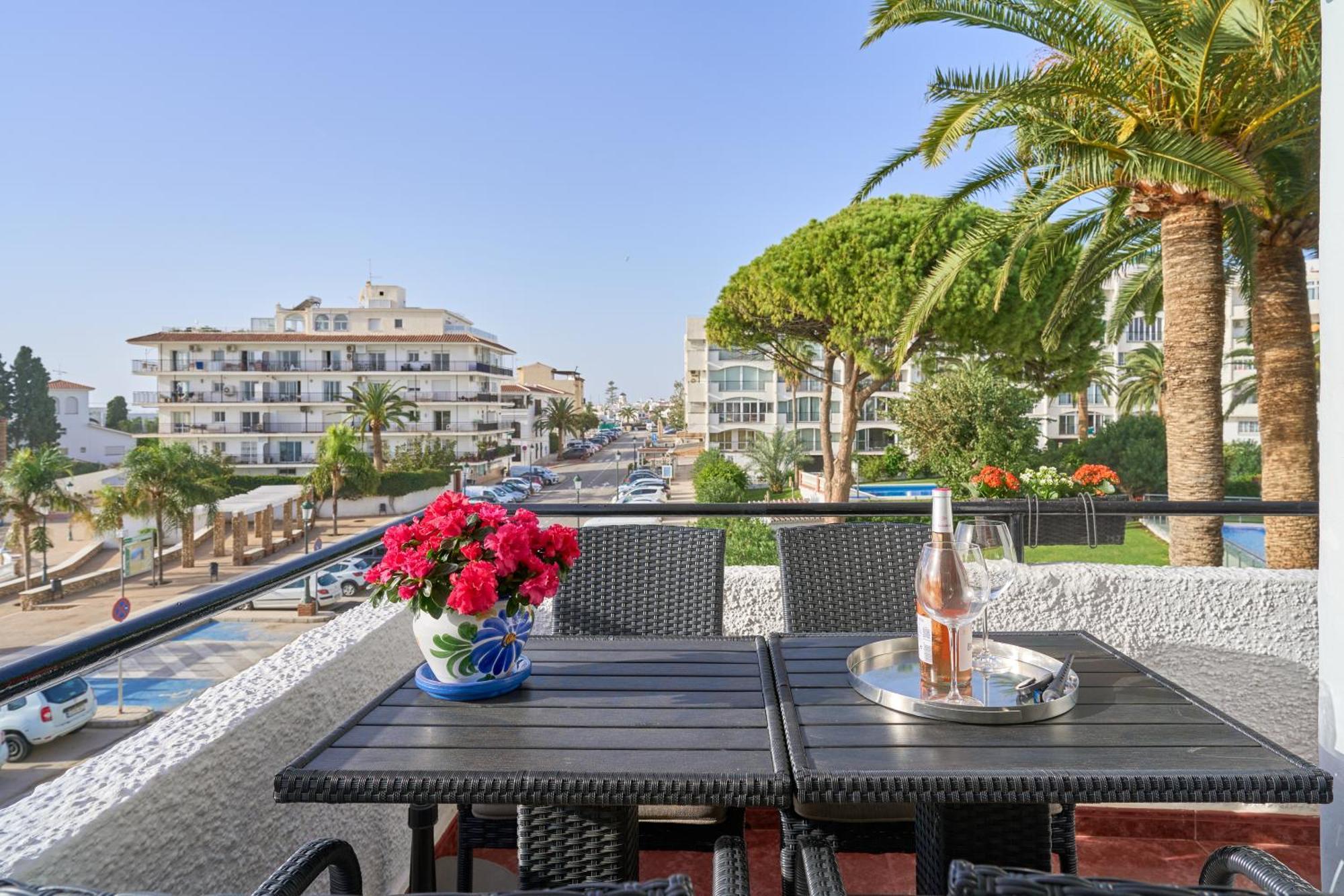 Spectacular Sea Views, 2 Bed,2 Bath Apartamento *