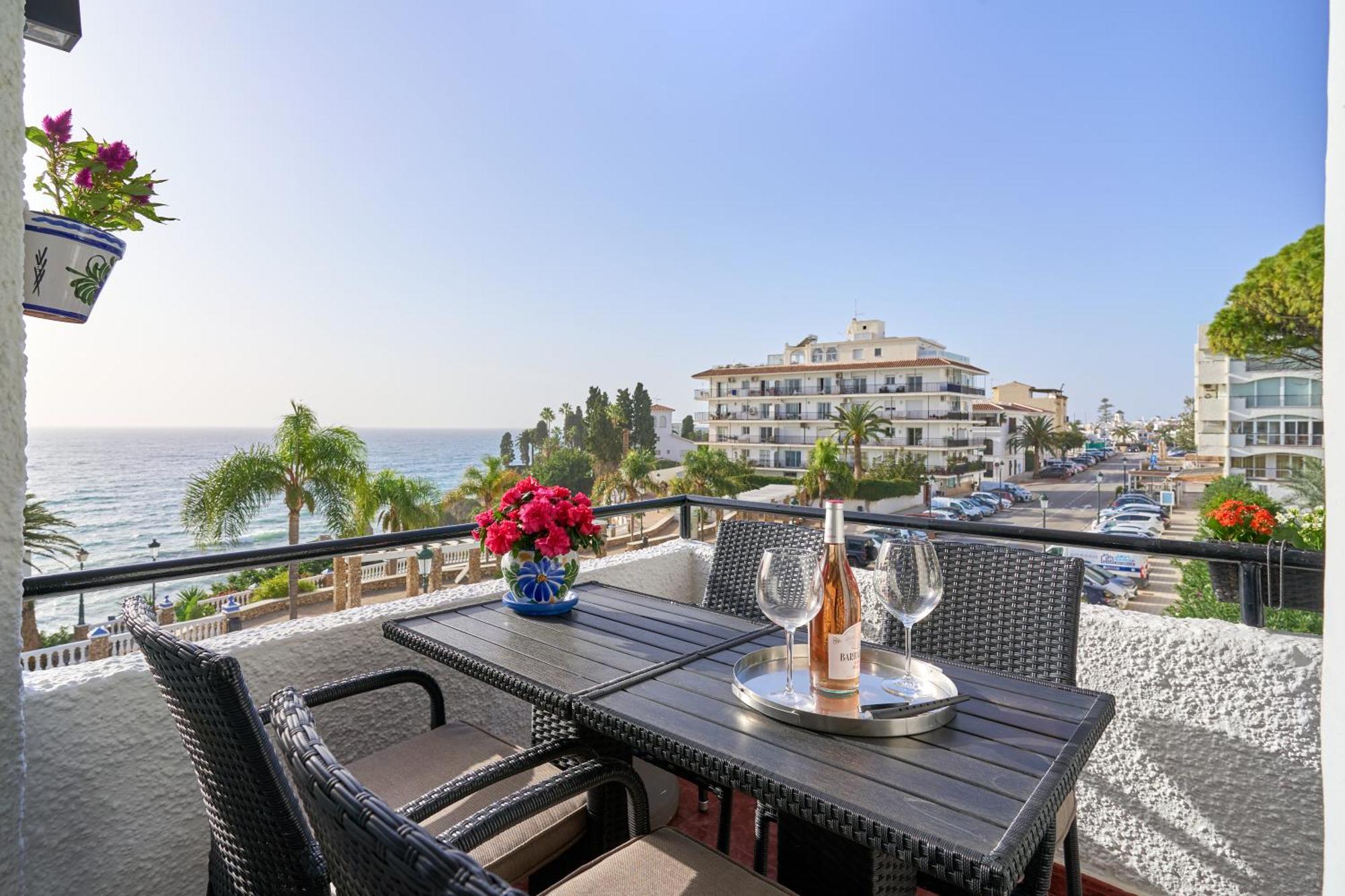 Spectacular Sea Views, 2 Bed,2 Bath