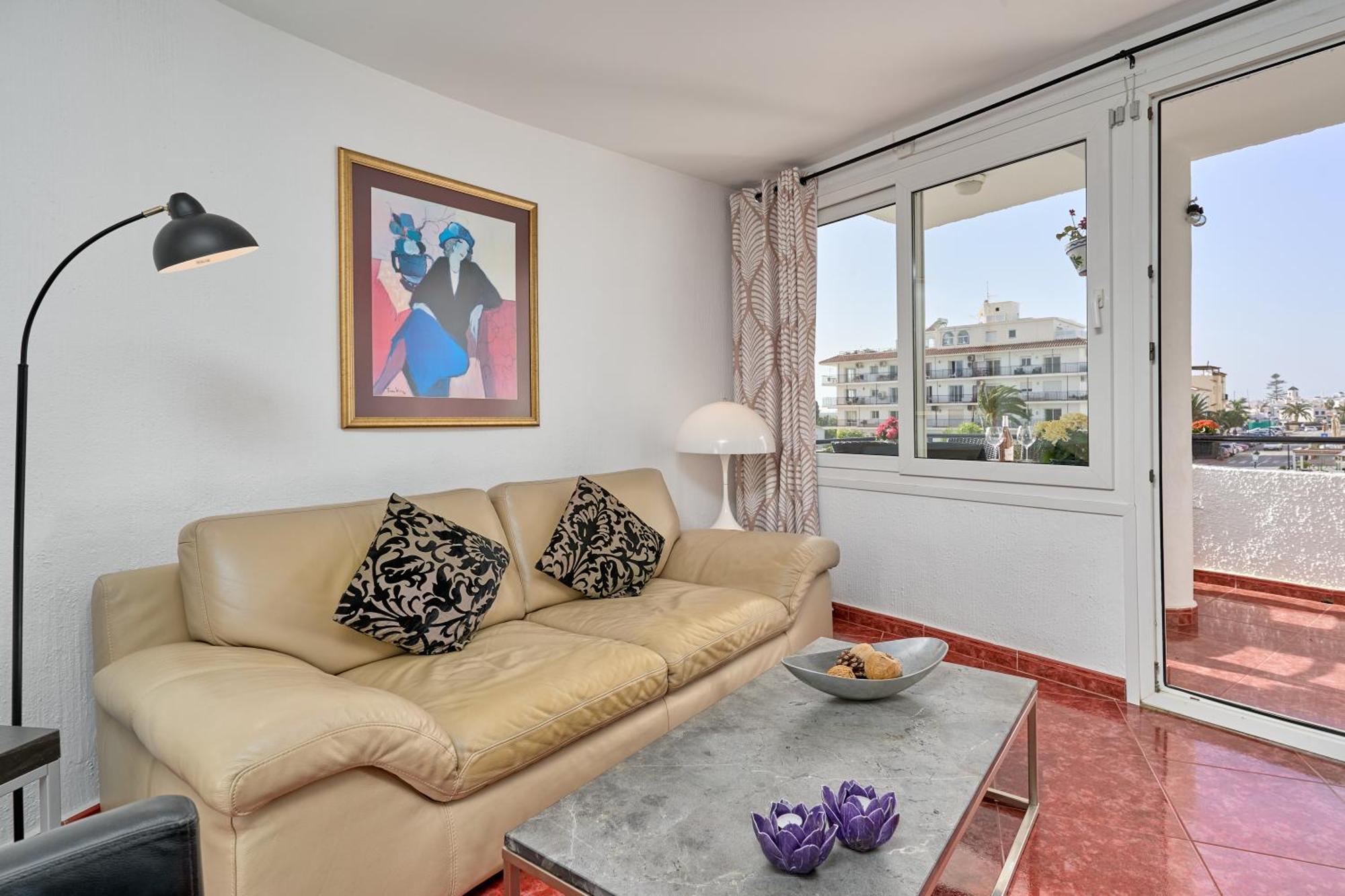 Spectacular Sea Views, 2 Bed,2 Bath Apartamento *