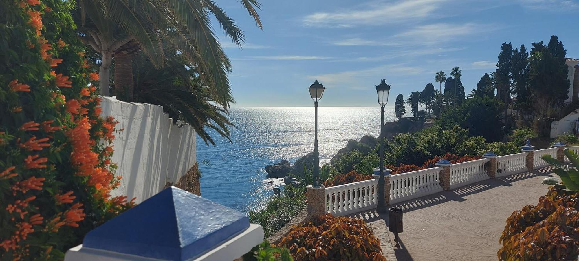 Spectacular Sea Views, 2 Bed,2 Bath Apartamento
