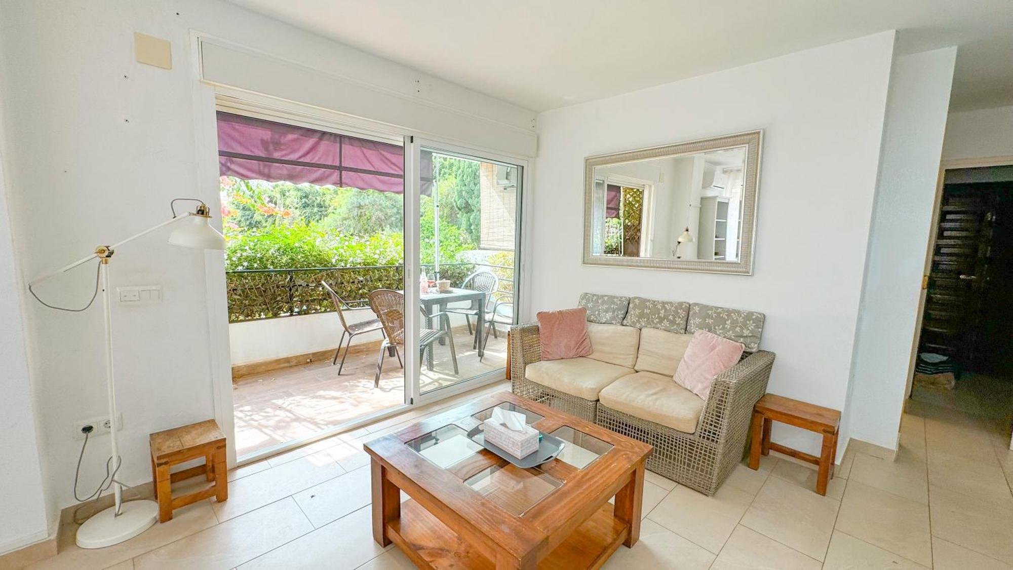 Bahamas Apartment *