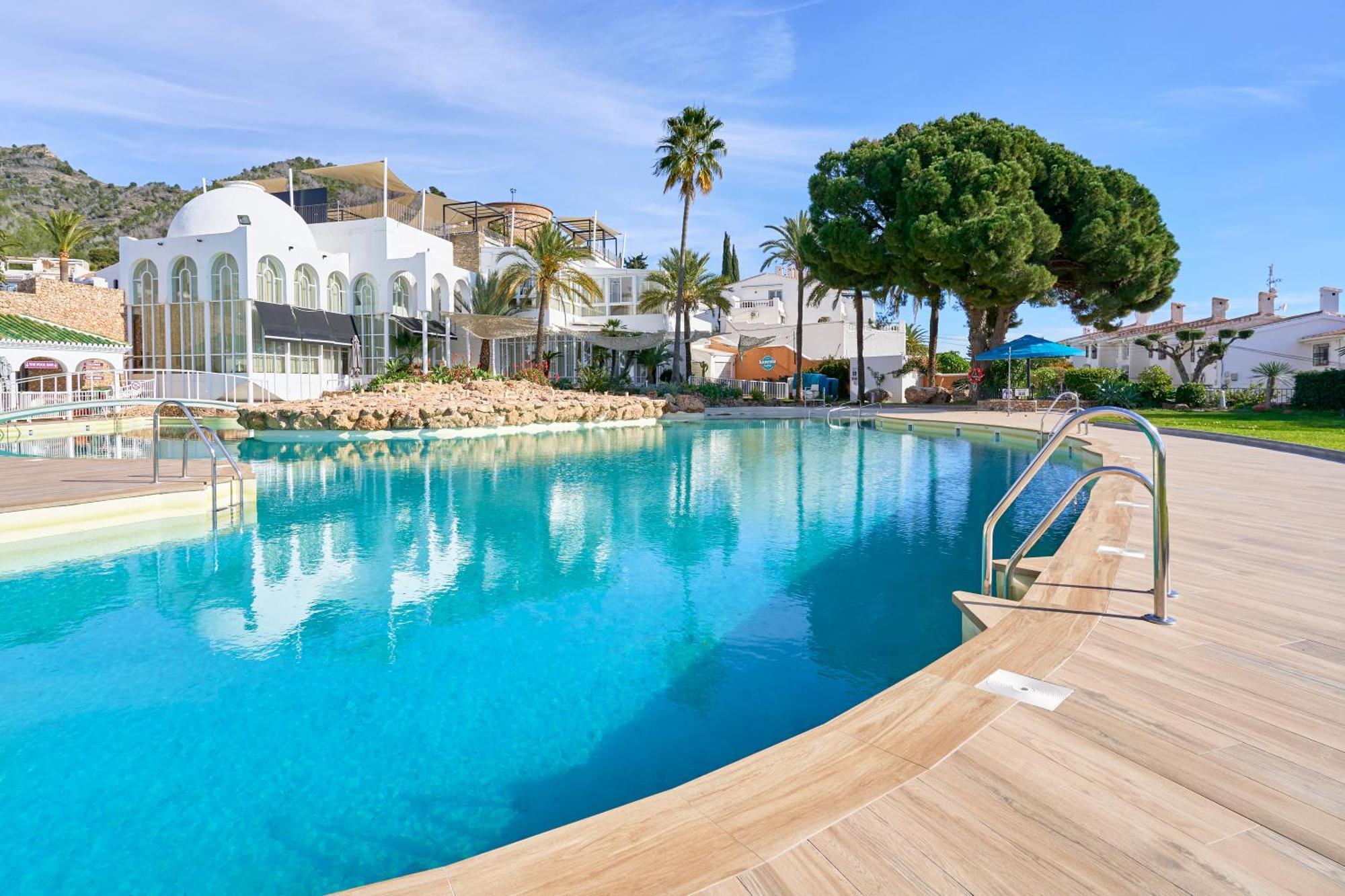 Casa Con Bellas Vistas Sobre La Bahia De Apartamento Nerja