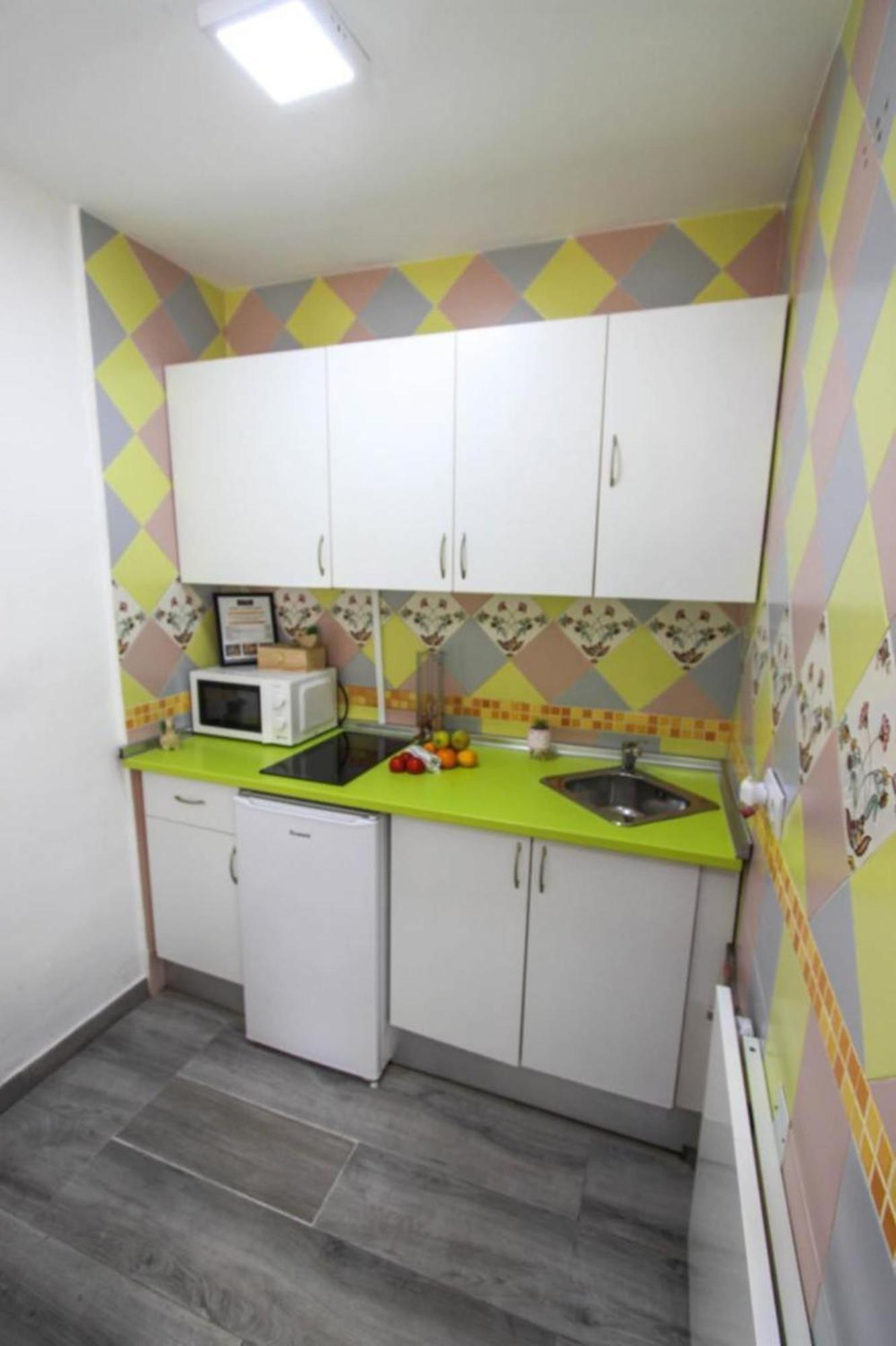 Estudio Jimena Calahonda En El Centro De Apartamento