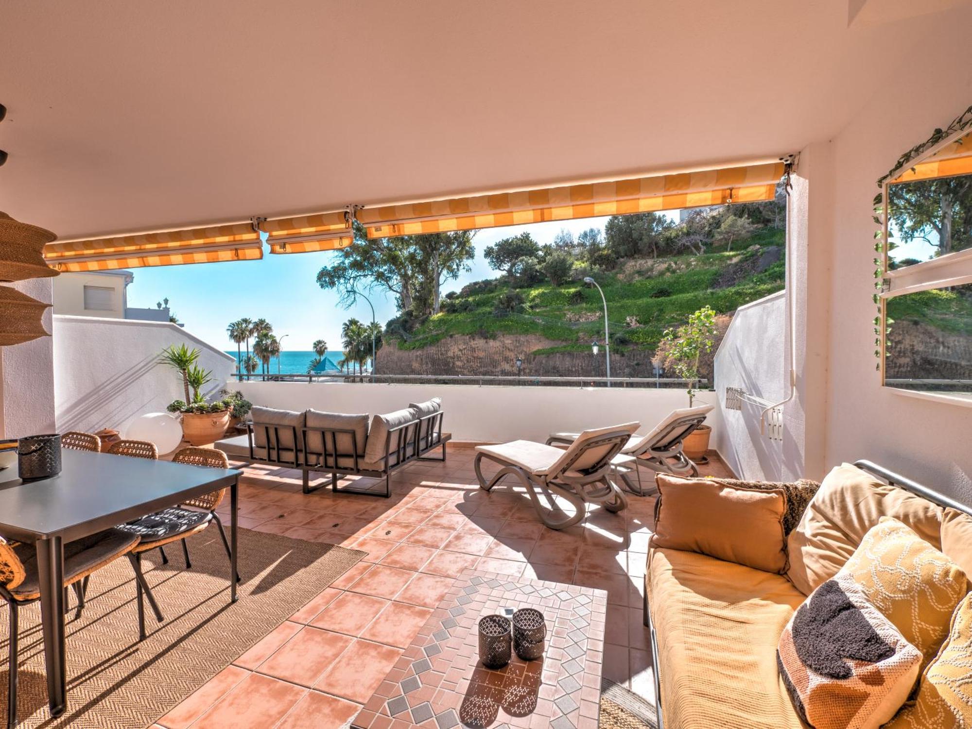 Apartamento Beachfront With Sea View At Burriana Beach, Nerja