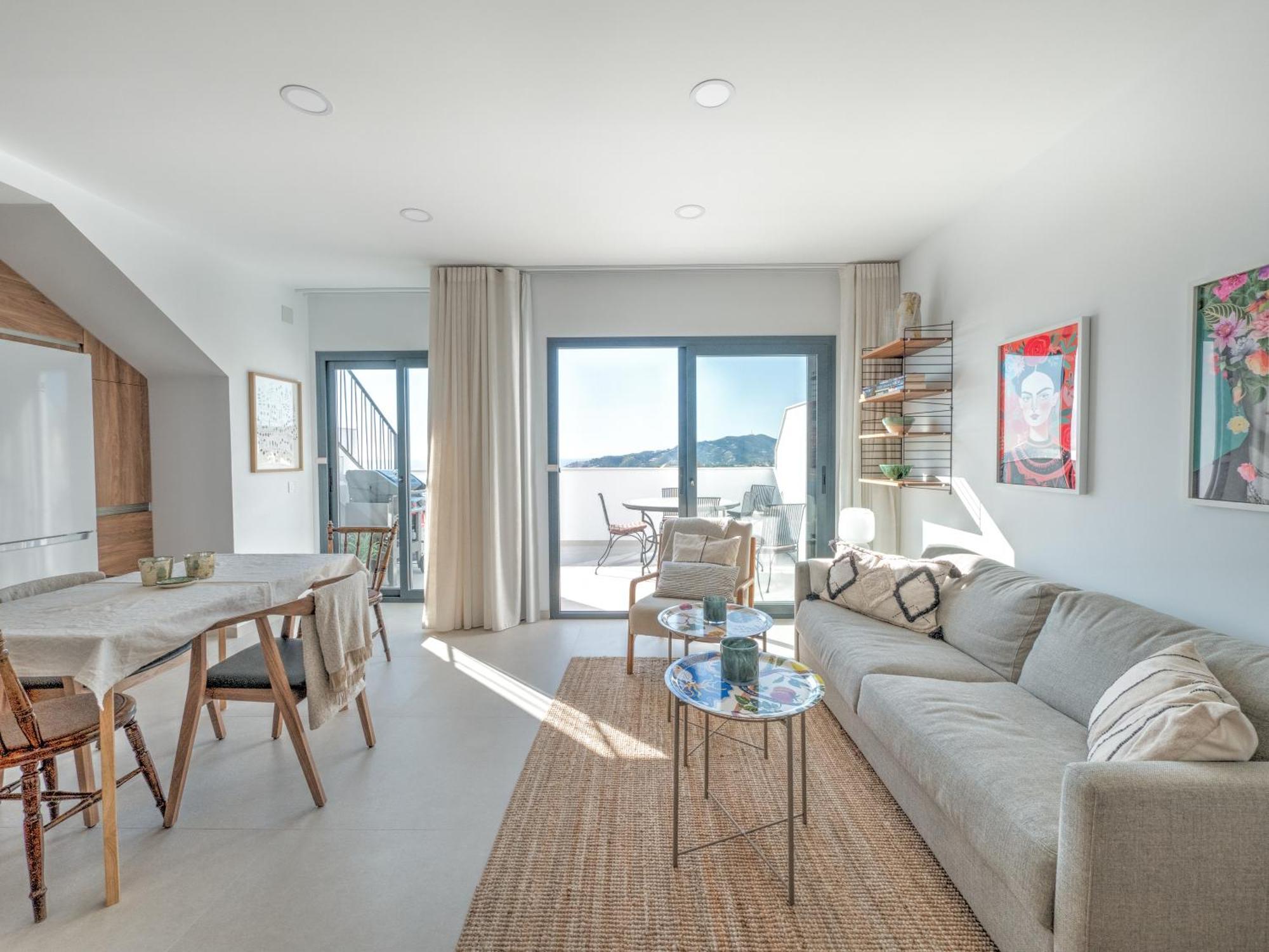 Modern Townhouse With 3 Terraces, Pool And Views Holiday home *