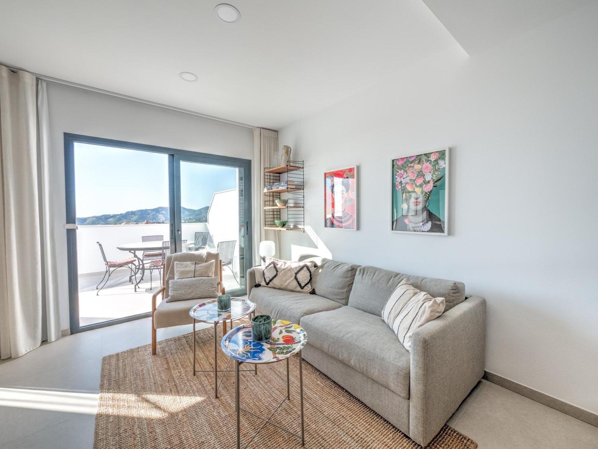 Modern Townhouse With 3 Terraces, Pool And Views Holiday home *