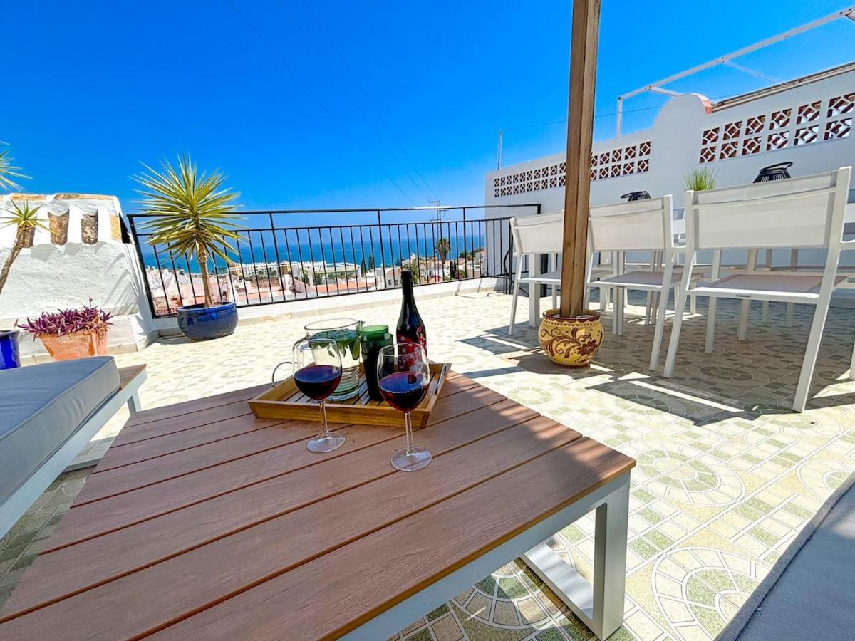 A2407 Charming Townhouse With Sea Views And Pool Сasa de vacaciones Nerja