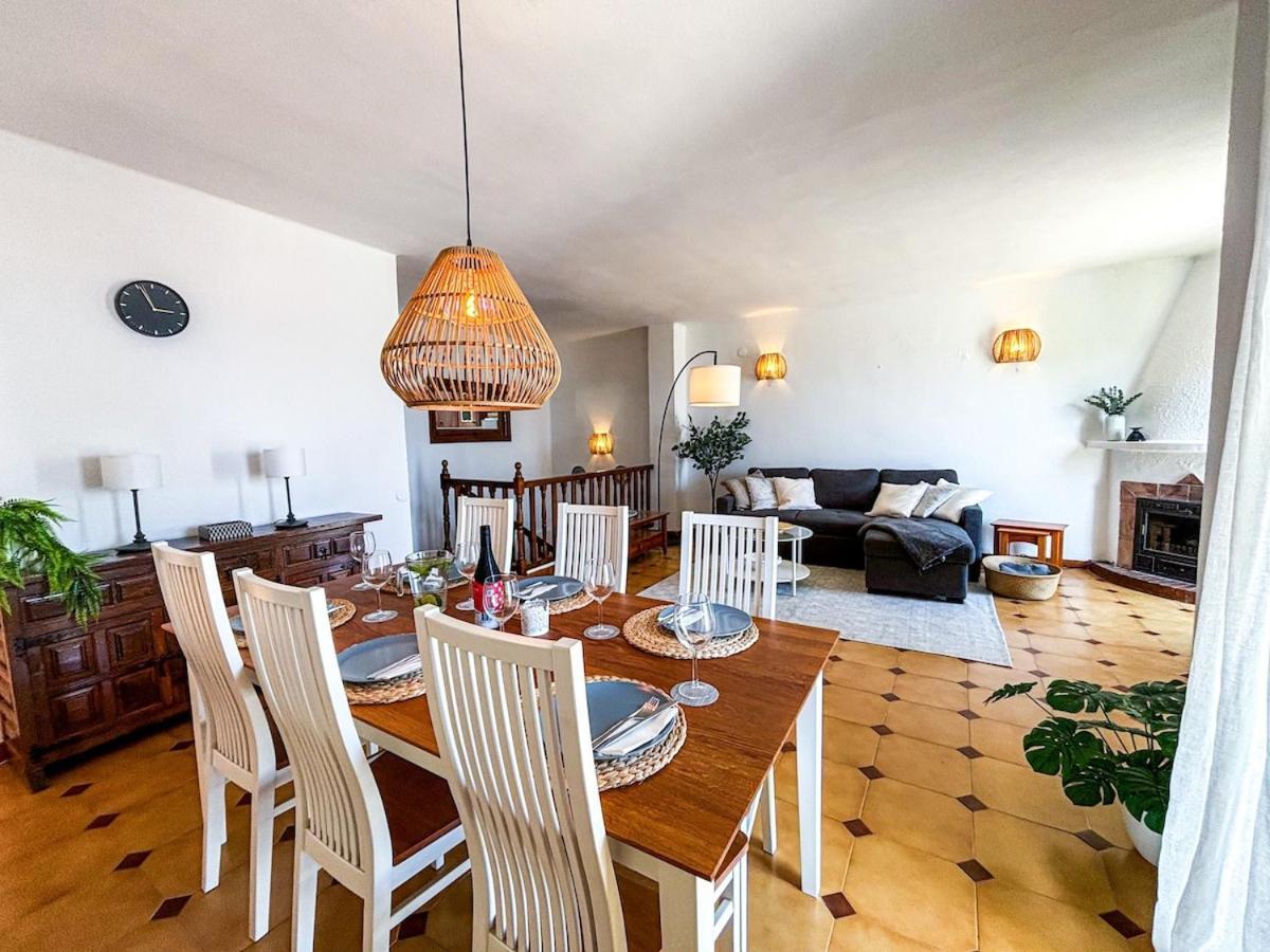 Сasa de vacaciones A2407 Charming Townhouse With Sea Views And Pool Nerja