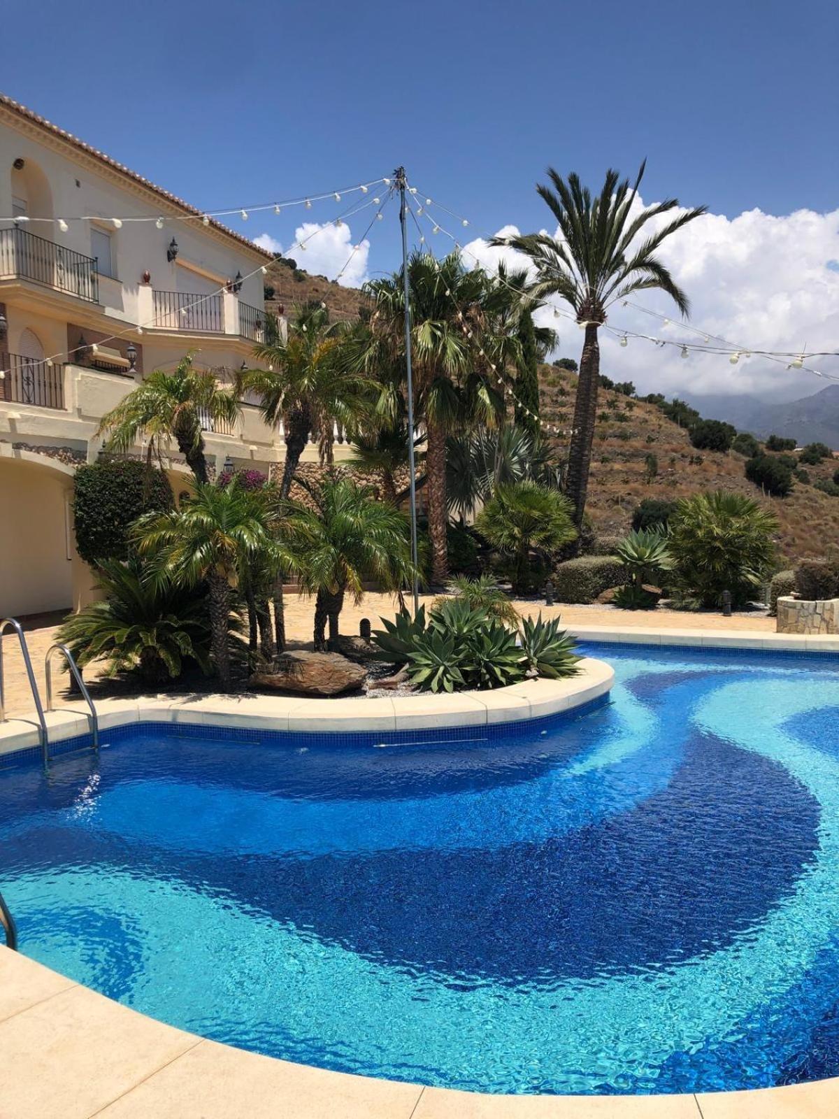 Cielo Villa *