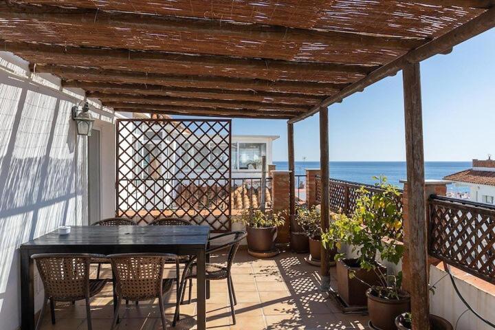 Apartment 1 Bedroom Penthouse With Pool Access, Centre Nerja