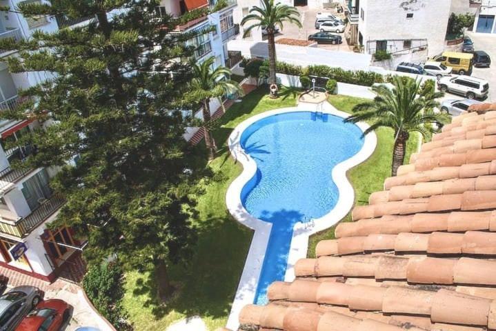 Apartment 1 Bedroom Penthouse With Pool Access, Centre *