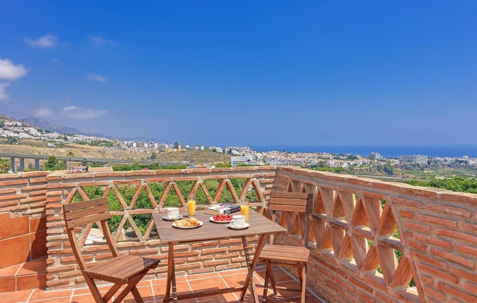 Mit Privatpool Fuer 6 Personen Ca 140 Qm In Nerja, Andalusien Costa Del Sol * Nerja
