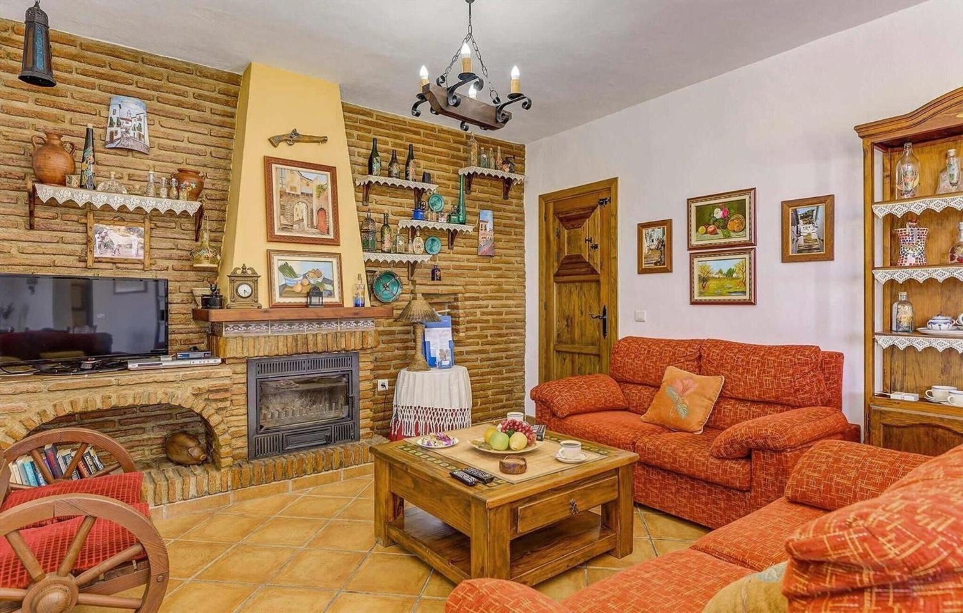 Mit Privatpool Fuer 6 Personen Ca 140 Qm In Nerja, Andalusien Costa Del Sol Nerja