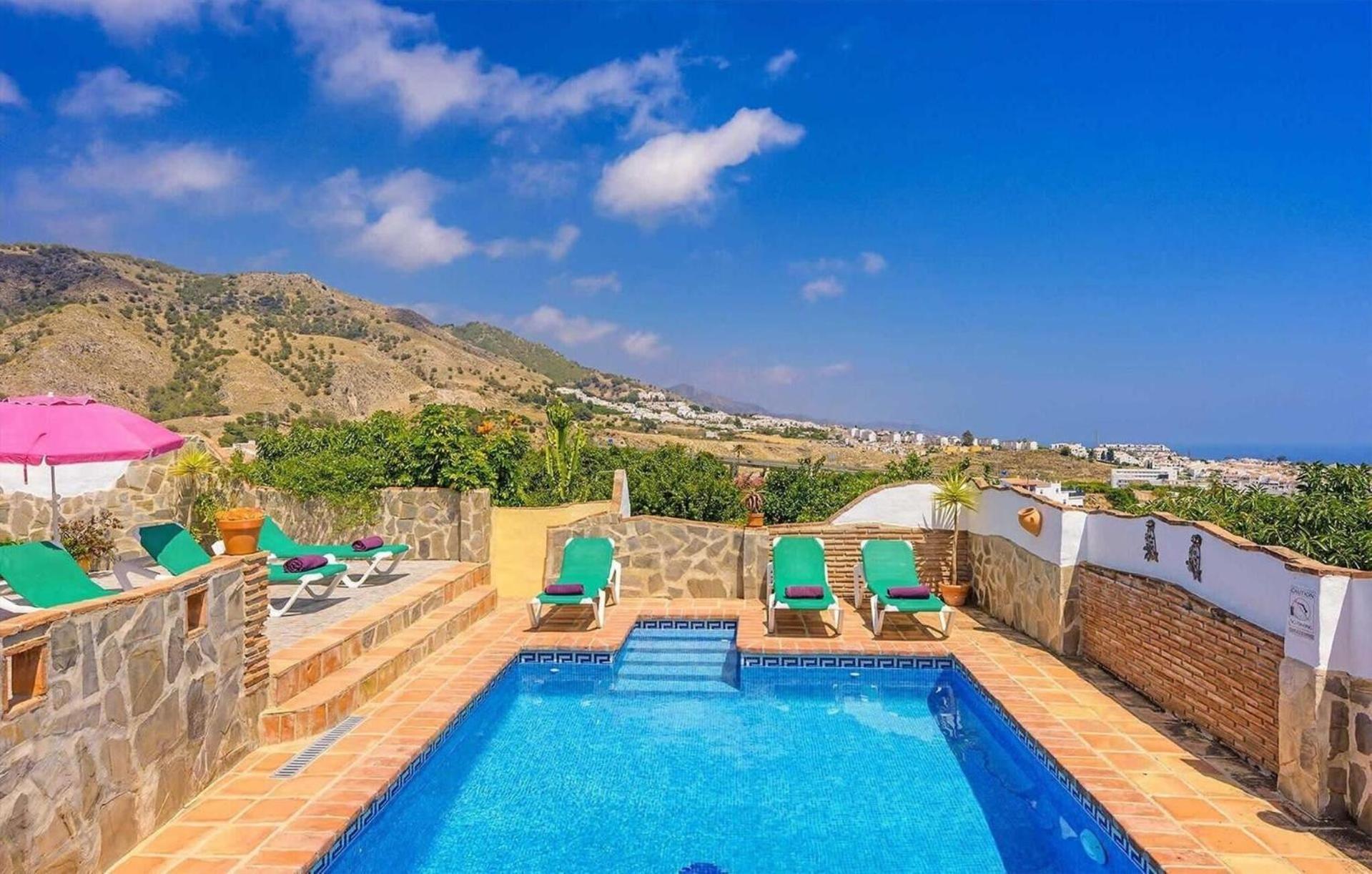 Mit Privatpool Fuer 6 Personen Ca 140 Qm In Nerja, Andalusien Costa Del Sol Сasa de vacaciones