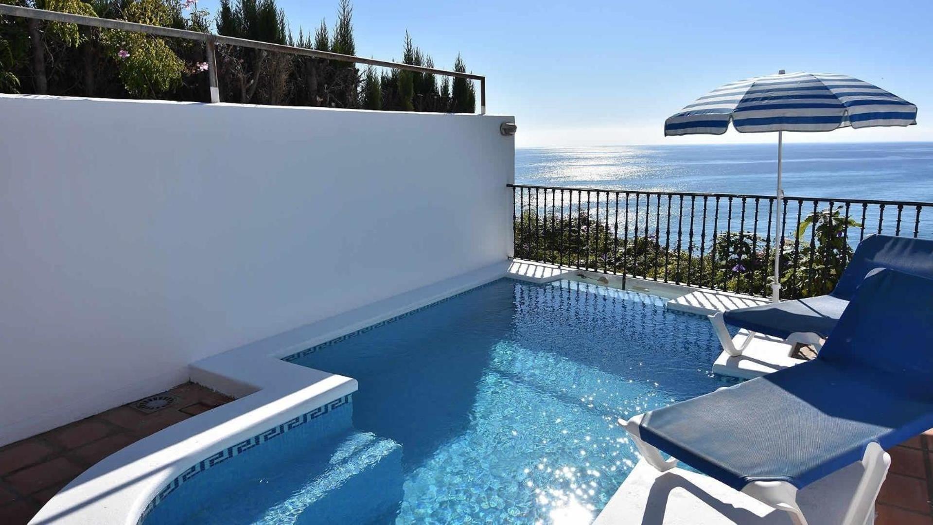 Mit Privatpool Fuer 6 Personen Ca 106 Qm In Nerja, Andalusien Costa Del Sol Сasa de vacaciones *