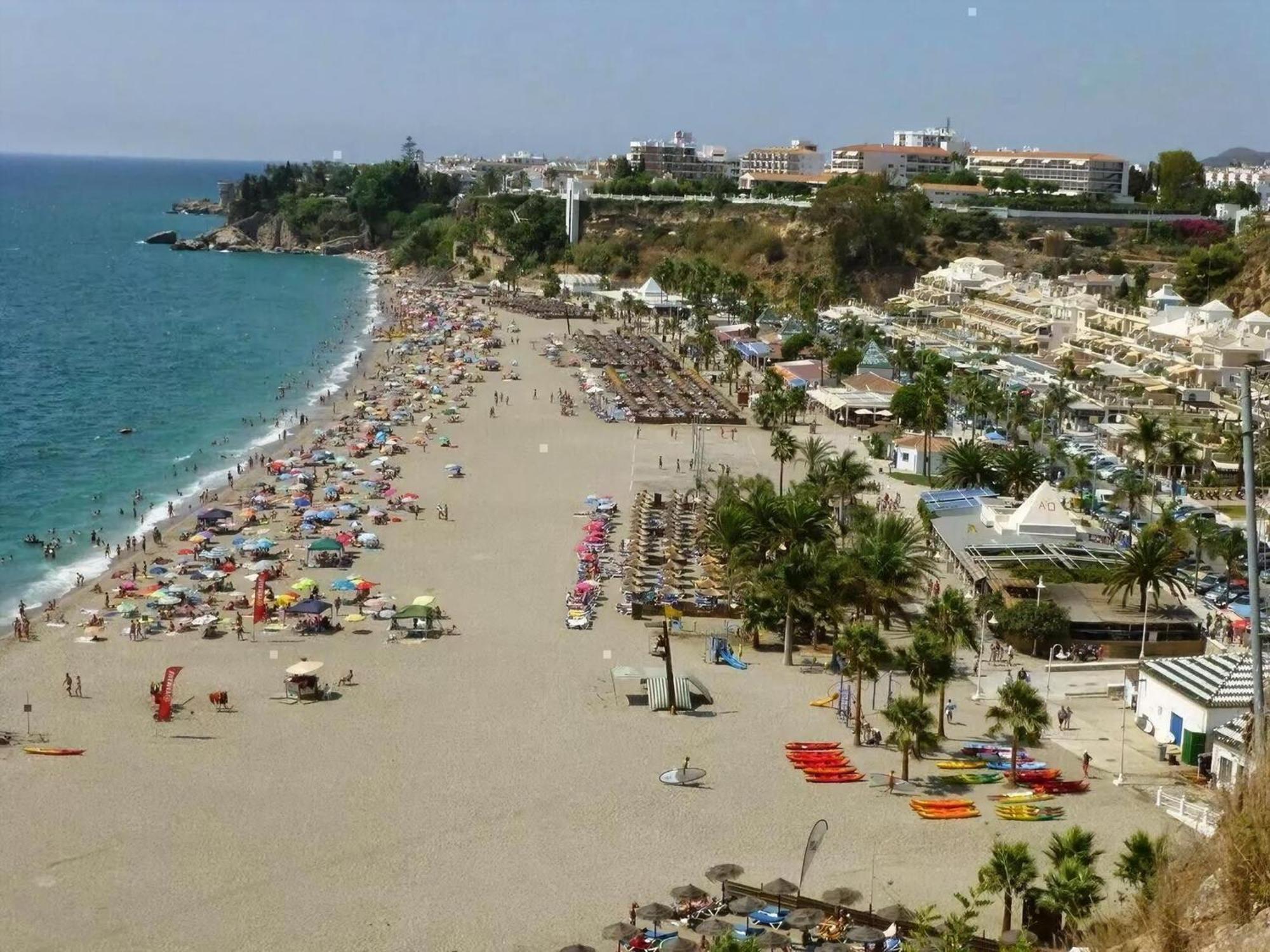 Mitten In Der Stadt Von Nerja