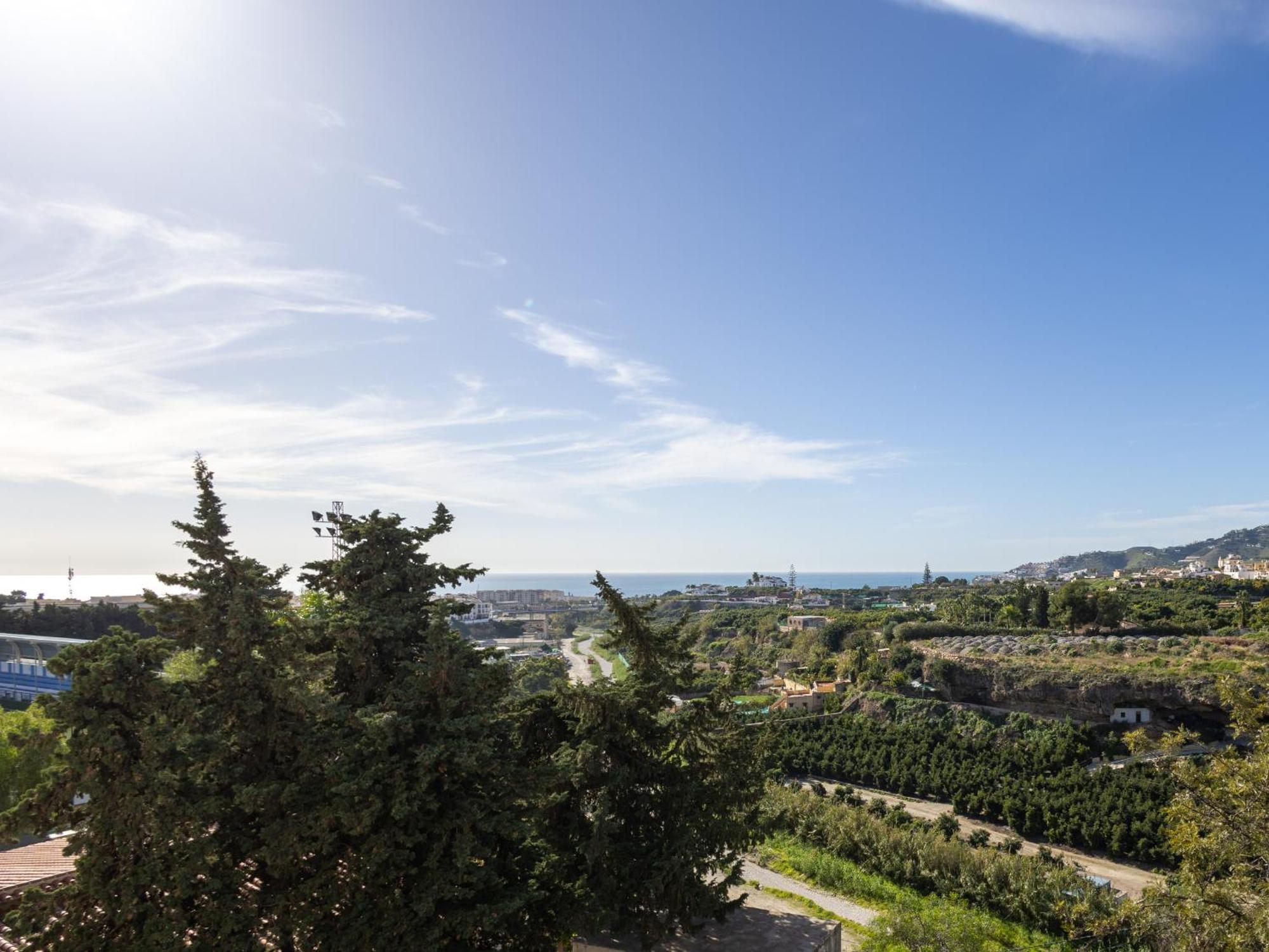 - Urbanizacion Almijara Nerja