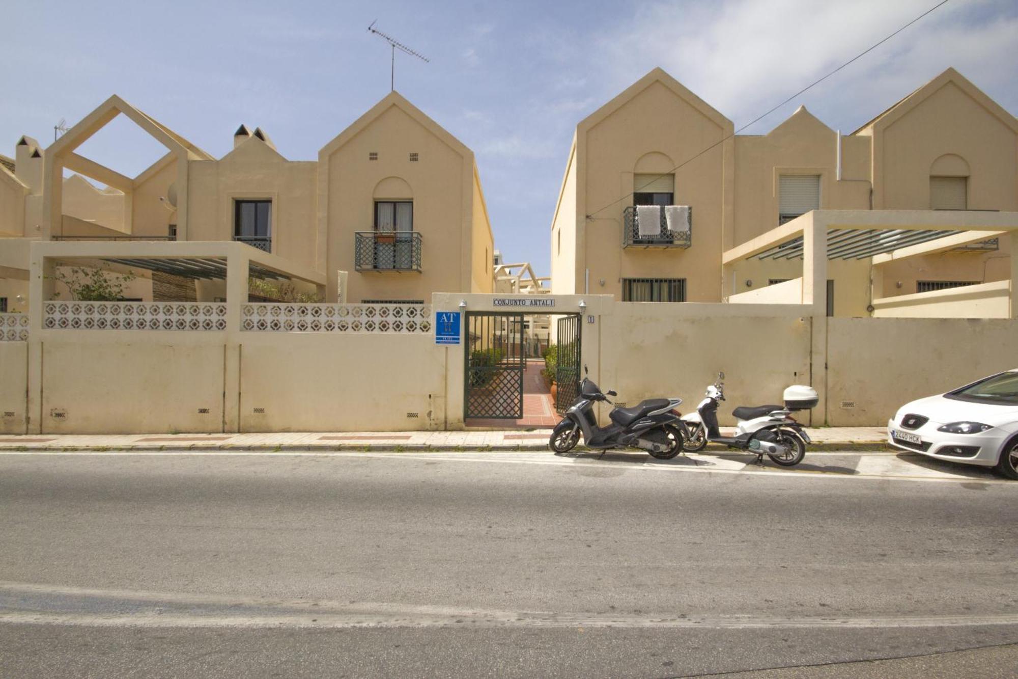 Canovas - Antali Con Piscina En Zona *