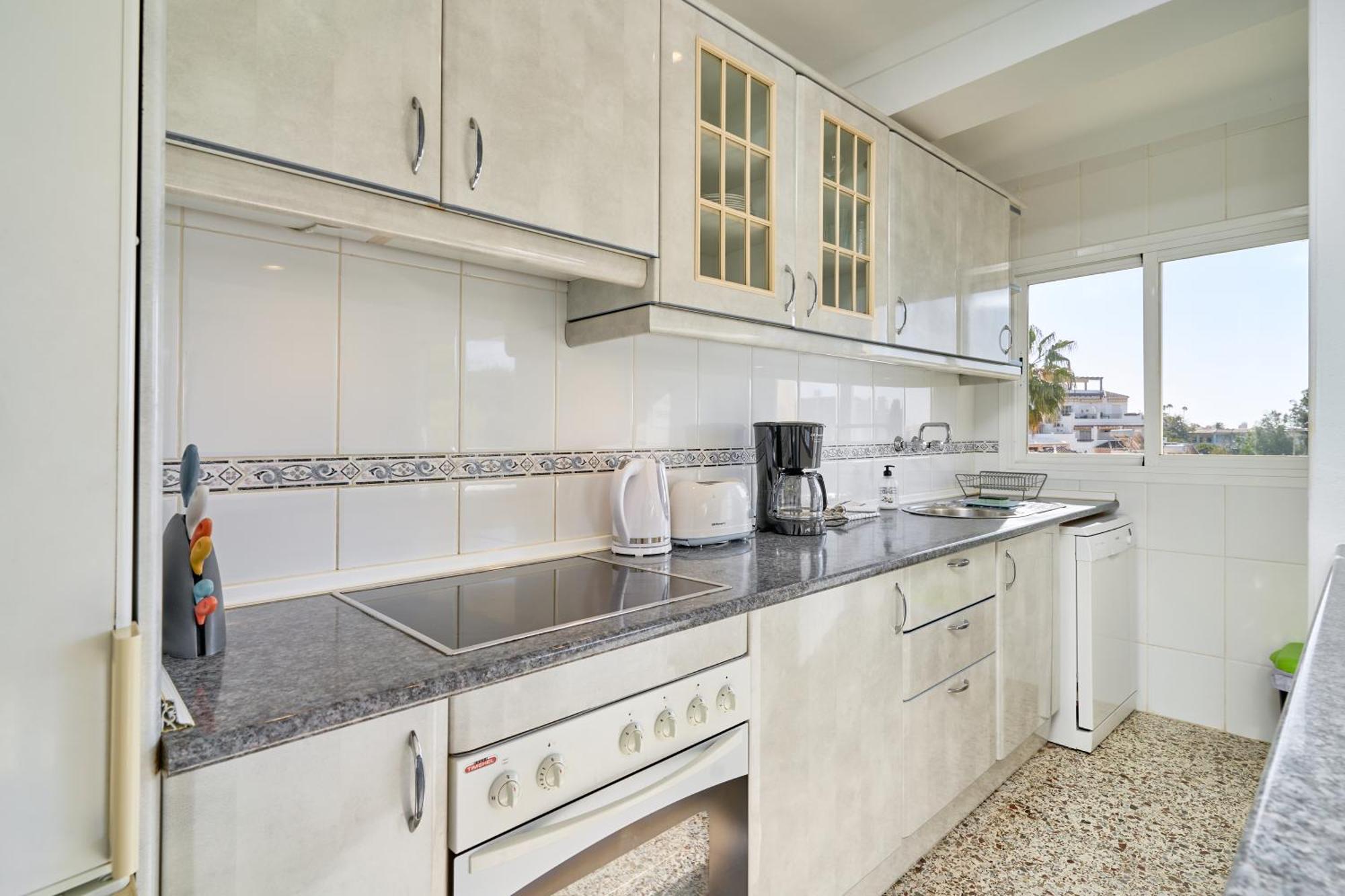 Bright And Spacious 2 Bed Apartamento Nerja