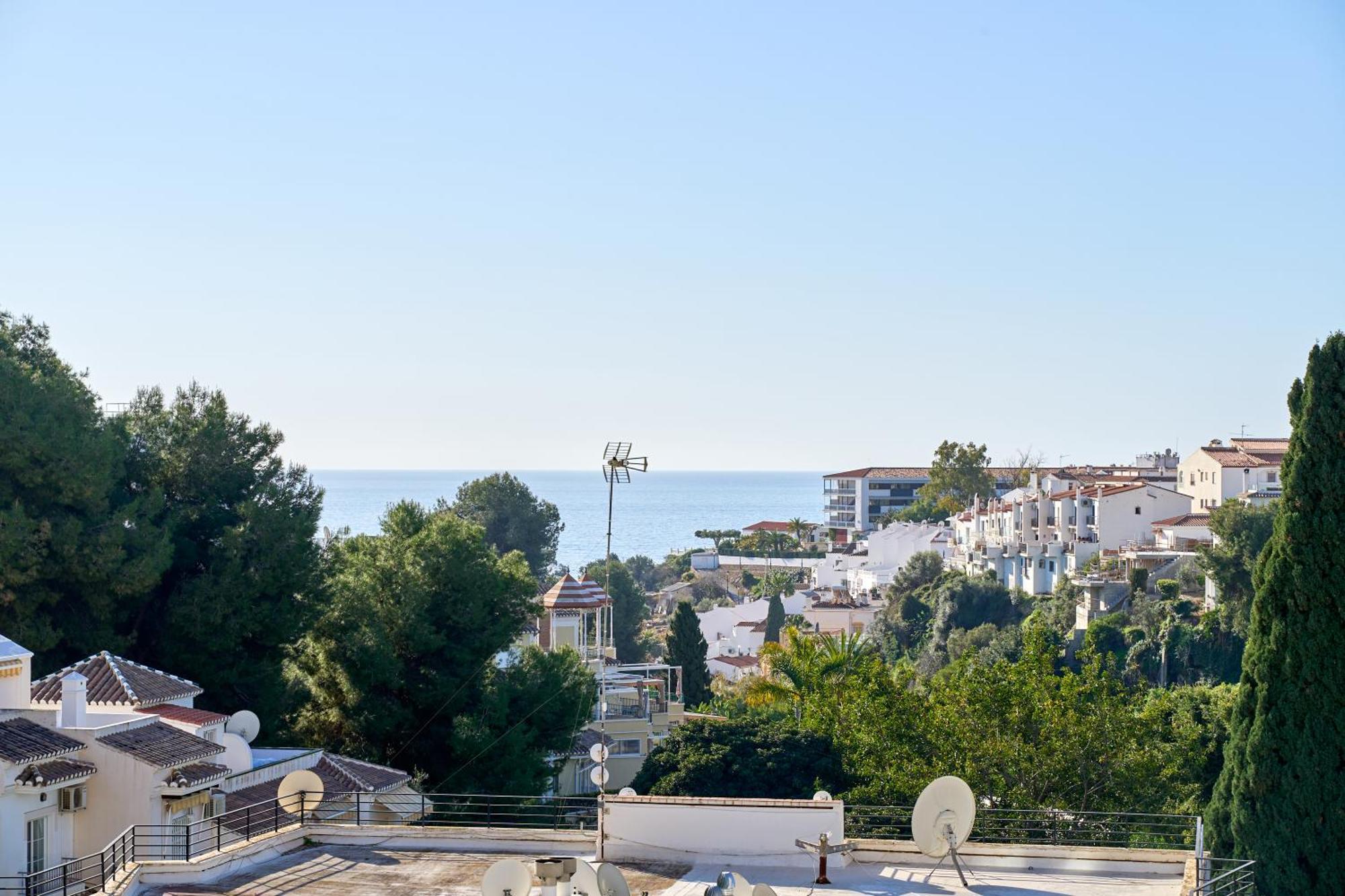 Bright And Spacious 2 Bed Apartamento Nerja
